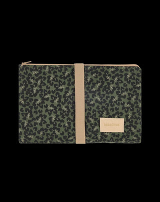 Nobodinoz Hyde Park waterproof changing pad • Forest Yumik